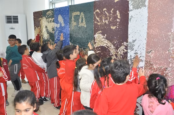 Güzelyurt Belediyesi’nden Çocuklara Yılbaşı Eğlencesi