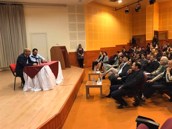 Yönetmen Derviş Zaim Yakın Doğulu Öğrencilerle Buluştu