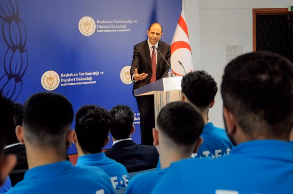 Özersay: "BM Müzakere Zemini Olmadığını Kabul Ediyor"