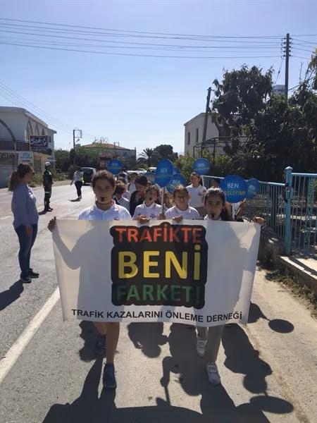 Girne’de “Trafikte Beni Farket ” Temalı Yürüyüş Gerçekleştirildi