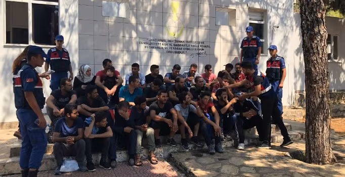 Mersin'den Kıbrıs'a Geçmek İsteyen 28 Düzensiz Göçmen Yakalandı