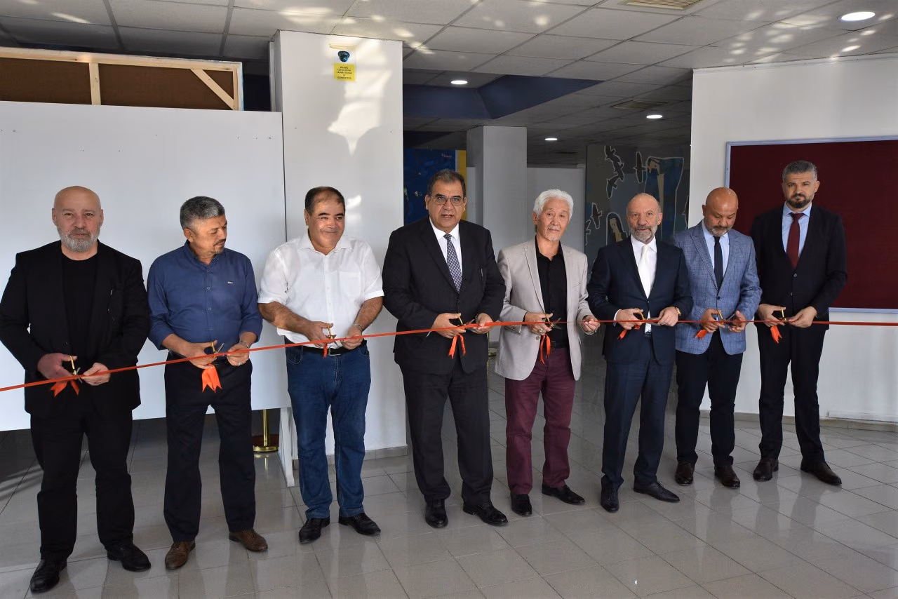 YDÜ'deki Özbekistanlı Sanatçılar Sergisi Dr. Faiz Sucuoğlu Tarafından Açıldı.