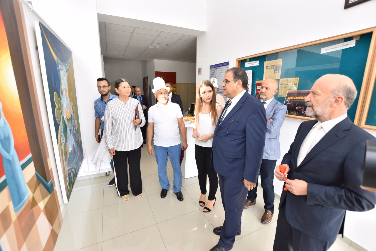 “Kırgızistan Sanatçıları Resim Sergisi” YDÜ'de Bakan Faiz Sucuoğlu Tarafından Açıldı…