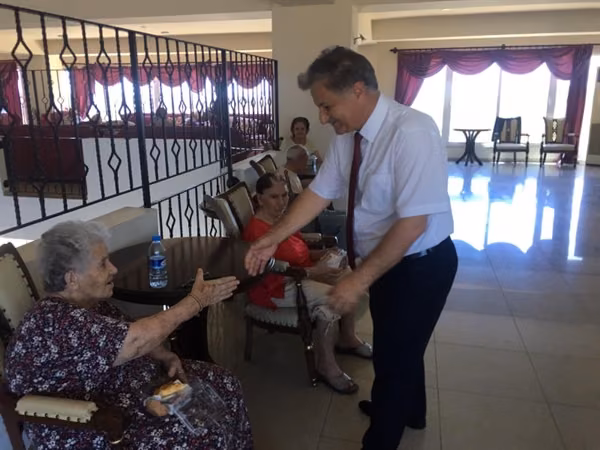 Sağlık Bakanı Pilli, Bayram Öncesi  Kalkanlı Yaşam Evini Ziyaret Etti