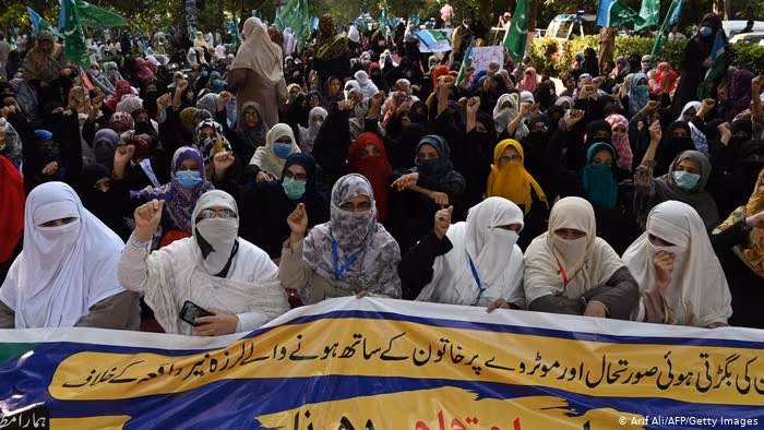 Pakistan'da Tecavüzcülere İdam Ve Hadım Cezası Geliyor
