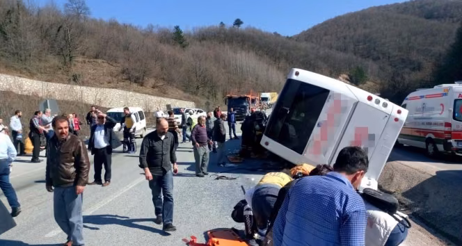Yolcu Otobüsü Kaza yaptı: 7 Ölü, En Az 30 yaralı