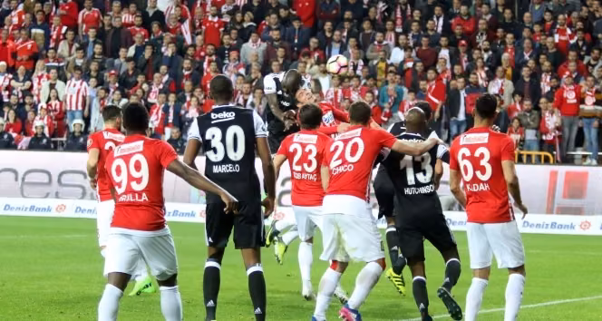 Beşiktaş Antalya'da Frene Bastı