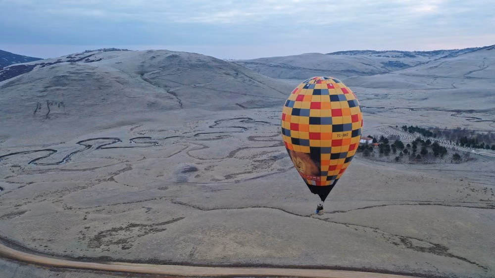Karadeniz Yaylalarında 'Balon' Turizmi: Menderesleriyle Ünlü Perşembe Yaylası'nda Uçuşlar Başladı