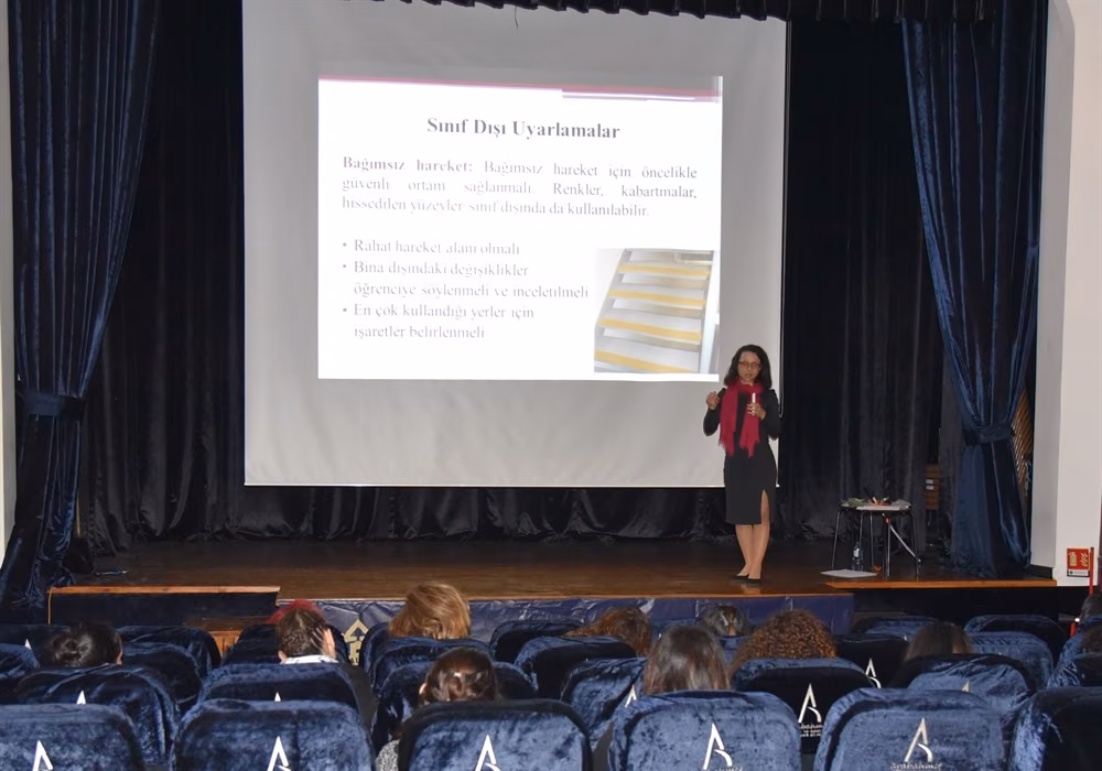 LTB Görme Engelli Çocukların Eğitimiyle İlgili Seminer Düzenledi