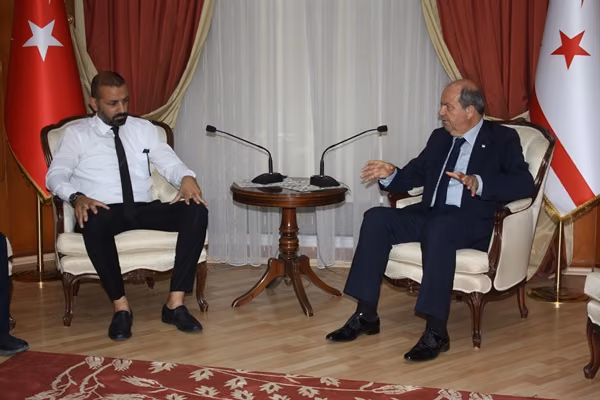 Başbakan Tatar, Kar-İş Yetkililerini Kabul Etti