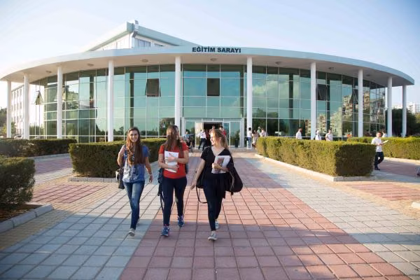 2020 YKS Tercihlerinde 2015 Öğrenci ile En Çok Tercih Edilen Üniversite Olan Yakın Doğu Üniversitesi YKS Ek Kontenjan Tercihlerinde de % 210 Artışla KKTC’de 451 Öğrenci ile En Çok Tercih Edi