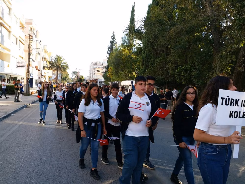 Cumhuriyet Bayramı Kutlamaları Çerçevesinde Yürüyüş ve Bando Konserleri Düzenlendi