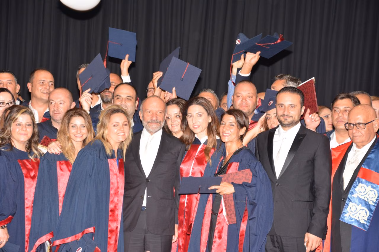 Yakın Doğu Üniversitesi'nde Tarihi Mezuniyet Töreni Gerçekleştirildi