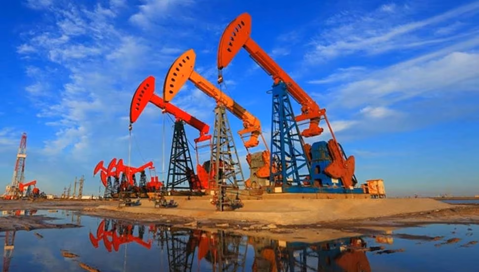 Petrol, Suudi Arabistan'ın Arzı Yeniden Artırması ve Diplomasi Umutlarıyla Geriledi