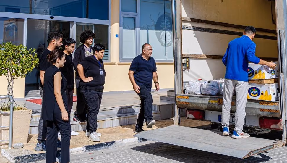 Afik For The Community’den İskele Belediyesi’ne 100 Gıda Kolisi Bağışı