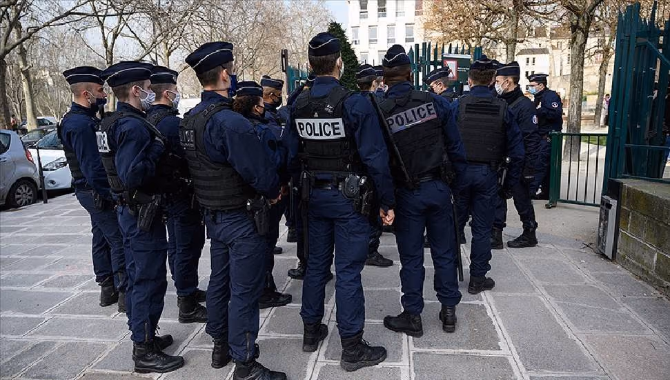 Fransa'da 31 Ekim Protestoları İçin 70 Bin Polis Teyakkuza Geçti