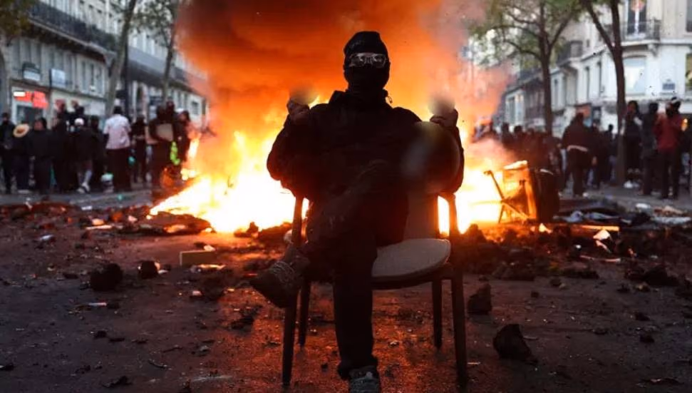 Fransa’da Protestolar Şiddetlendi: 2 Bin 400’den Fazla Gözaltı, 1 Ölü - 2