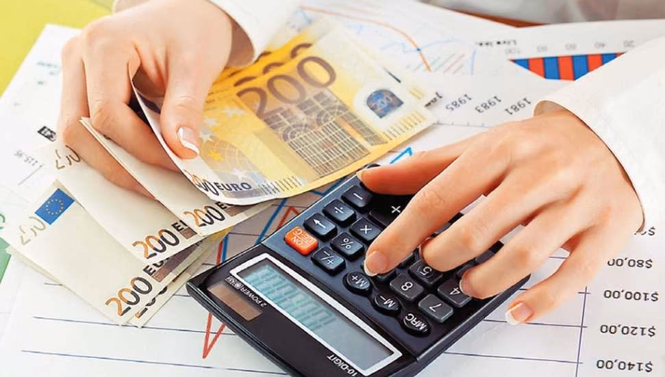 Güney Kıbrıs’ta Çalışanların Yarısı 2 Bin Euronun Altında Kazanıyor