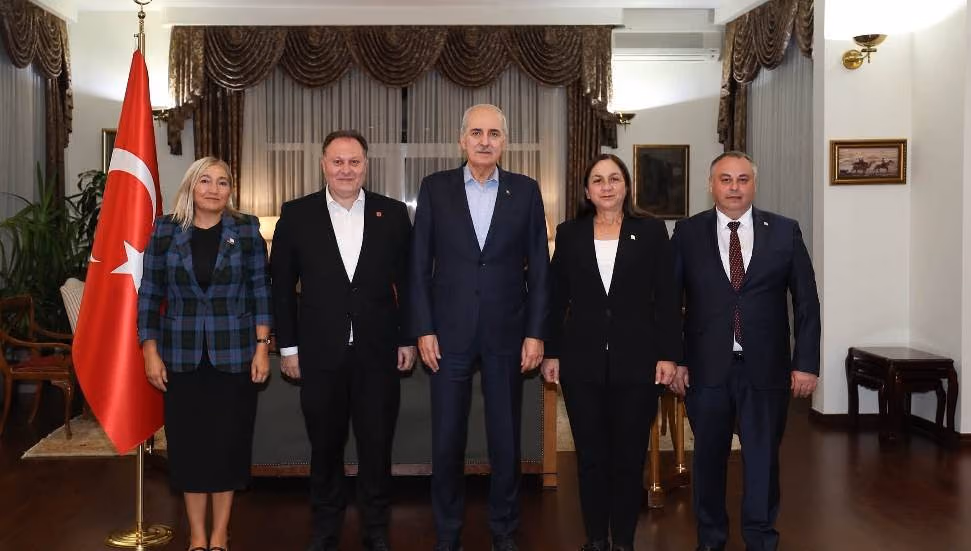 Numan Kurtulmuş ve Ziya Öztürkler’den Türkiye’nin Bişkek Büyükelçiliğine Ziyaret