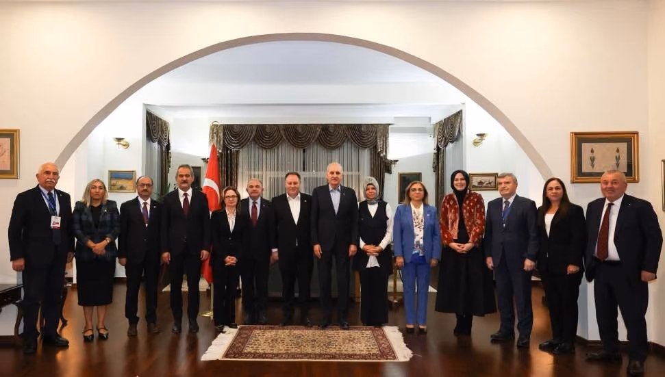 Numan Kurtulmuş ve Ziya Öztürkler’den Türkiye’nin Bişkek Büyükelçiliğine Ziyaret