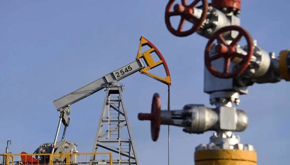 Petrol, Suudi Arabistan'daki Saldırılara Rağmen Geriledi