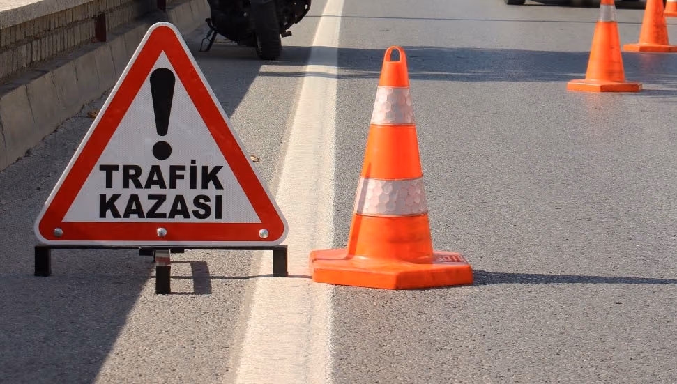 Üç Trafik Kazasında İki Kişi Yaralandı, İki Sürücü Tutuklandı