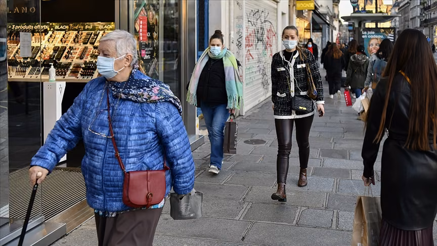 Fransa'da İngiltere ile Temaslı Bir Kişide Kovid-19'un Daha Bulaşıcı Türüne Rastlandı