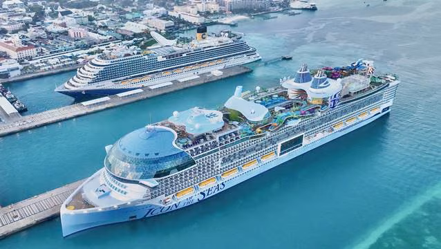 Titanik’ten 5 kat büyük kruvaziyer Nassau Kruvaziyer Limanı’nı ziyaret etti