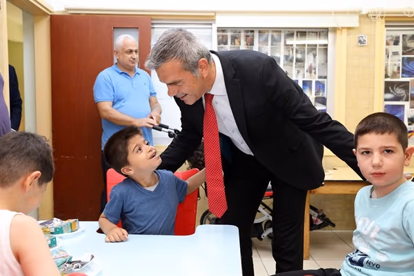 Uluçay Çifti Özel Eğitim Merkezi’ni Ziyaret Etti