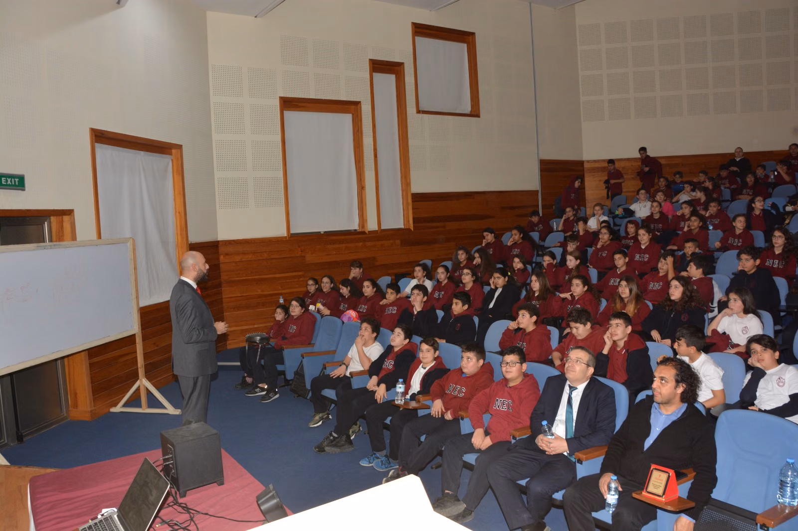Yakın Doğu Kolejinde “Bilinçli ve Güvenli İnternet Kullanımı” Konulu Seminer Verildi…