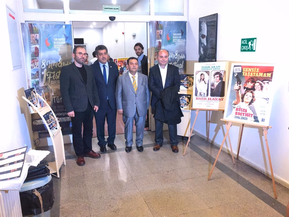 “Film Afişlerinde Kıbrıs” Sergisi 3. Türk Dünyası Belgesel Film Festivali’nde Açıldı