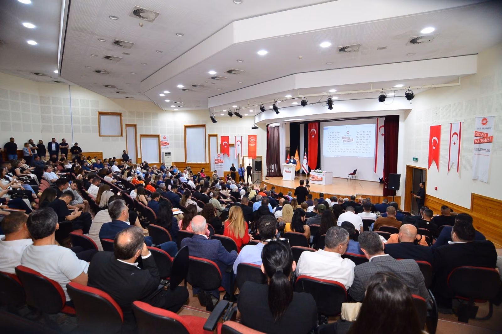 UBP, Güvenli Bir Gelecek İçin Zorbalıkla Mücadelede Çalıştayı Düzenliyor