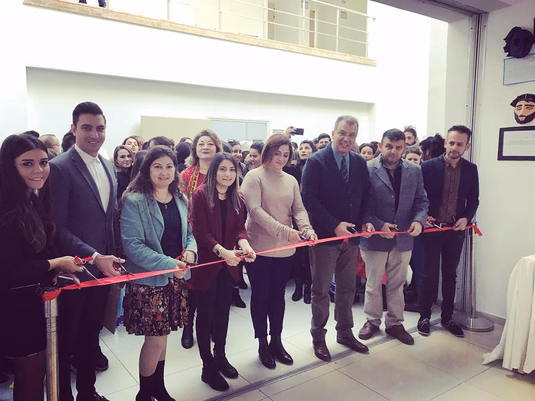 “21. Yüzyılın Yüzleri Maske Sergisi” Yakın Doğu Üniversitesi Güzel Sanatlar Sergi Salonunda Sergilendi…