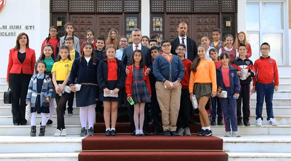 Meclis Başkanı Uluçay, Çocukları Kabul Etti