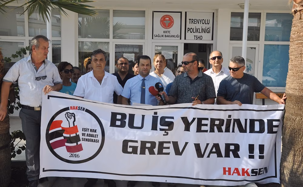 HAK-SEN Tren Yolu Polikliniği’nde Uyarı Grevi Yaptı