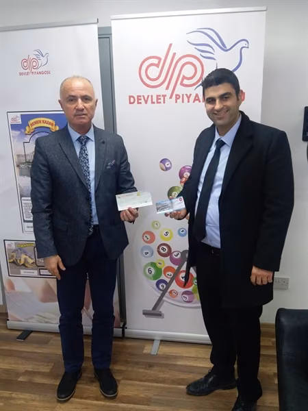 Devlet Piyangosu Çekilişinde 900 BinTL Kazanan Talihli Parasını Aldı