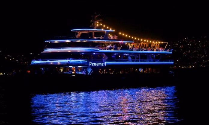 İstanbul’da Konserler Ve Teknelerdeki Düğünler Yasaklandı