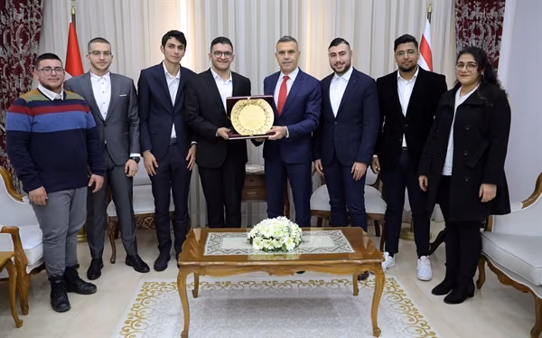 Meclis Başkanı Uluçay, Bağımsız Gençlik Platformu’nu Kabul Etti