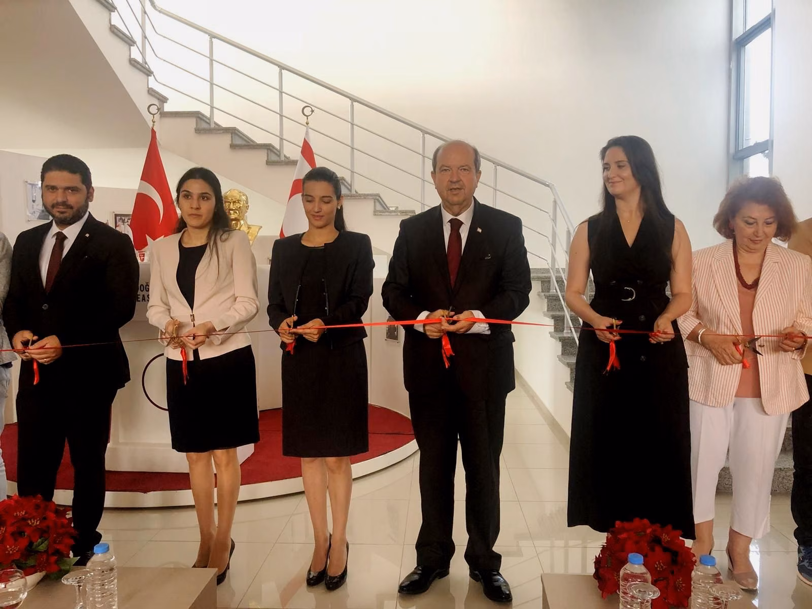 “Kazakistan Sanatçıları Resim Sergisi” UBP Genel Başkanı Ersin Tatar Tarafından Açıldı…