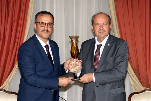 Başbakan Ersin Tatar, Vakıflar İdaresi’nin Davetiyle Türkiye’den Gelen Heyeti Kabul Etti