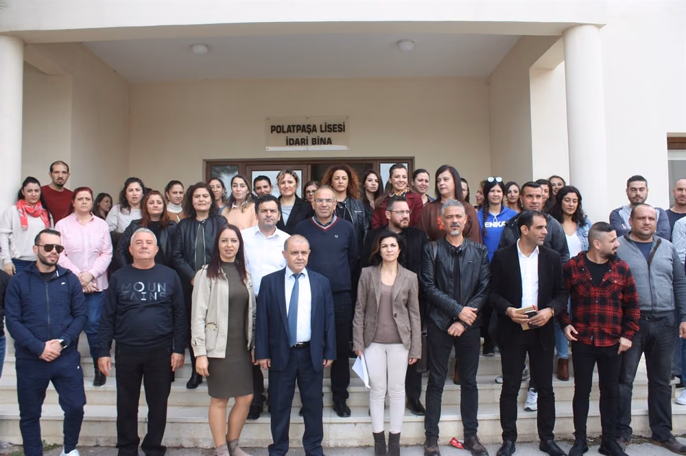 KTOEÖS, Öğretmen Eksikliği Gerekçesiyle Polatpaşa Lisesi’nde Eylem Yaptı