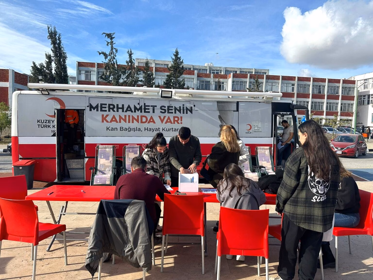 Yakın Doğu Üniversitesi Öğrencileri Bir Ton Kan Bağışladı!