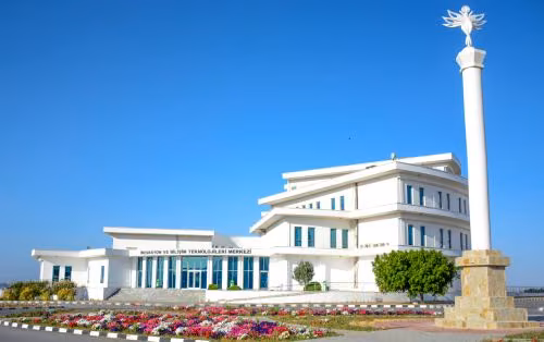 Yeni Tip Koronavirüse Karşı Ortak Akıl ve Üretmeye Davet…Yakın Doğu Üniversitesi COVID-19 Salgını ile Mücadelede Geliştirilecek İnovasyon Çalışmalarına Finansal Destek Sağlayacak.