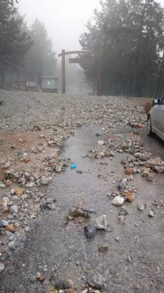 Taşkent’te İki Yol Trafiğe Kapatıldı