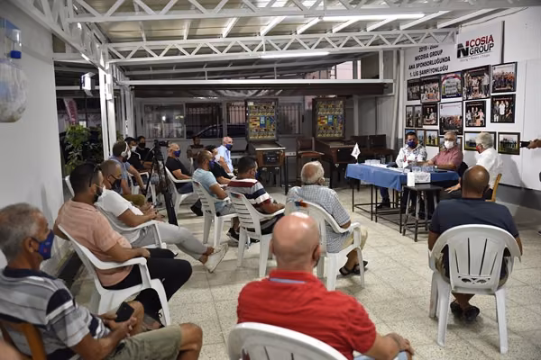 Cumhurbaşkanı Ve Bağımsız Cumhurbaşkanı Adayı Akıncı Göçmenköy Spor Kulübünü Ziyaret Etti