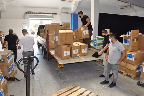 AB’nin COVİD-19’A Yönelik Hibe Ettiği Malzemeler Belediyelere Dağıtılmaya Başlandı