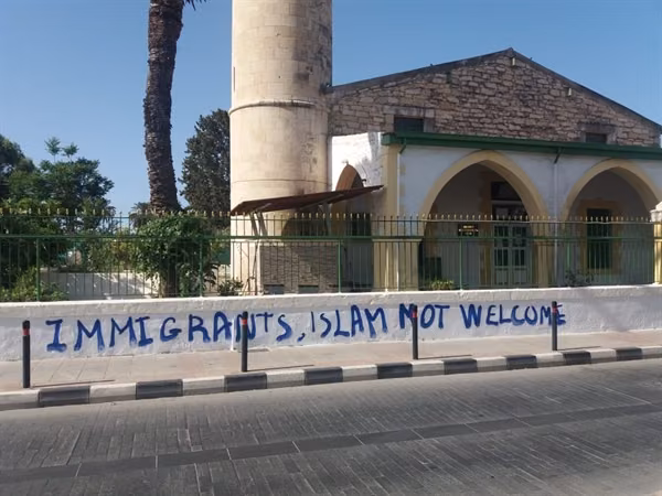 Kıbrıs’taki Dini Liderler Limasol’daki Camiye Yapılan Saldırıyı Kınadı