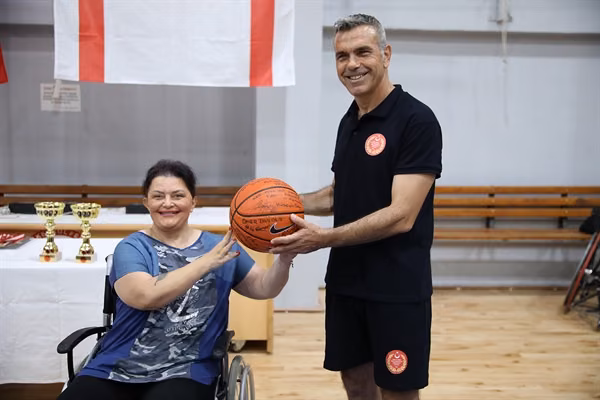 Cumhuriyet Meclisi’nden 20 Temmuz Etkinlikleri…Milletvekilleri, Tekerlekli Sandalye Basketbol Takımı İle Empati Maçında Buluştu