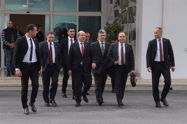 Başbakan Tatar İstanbul’a Gitti