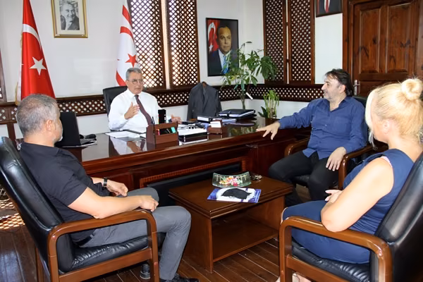 Turizm Bakanı Evren, Kamusen Heyetini Kabul Etti